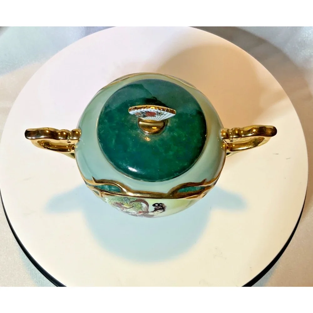 Ardleigh Elliott 1999 Pao Chai Beauties of the Red Mansion Porcelain Music Box